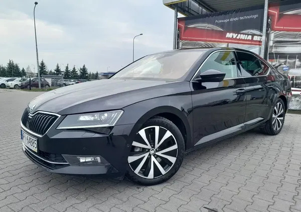 skoda superb pakość Skoda Superb cena 72900 przebieg: 125000, rok produkcji 2015 z Pakość